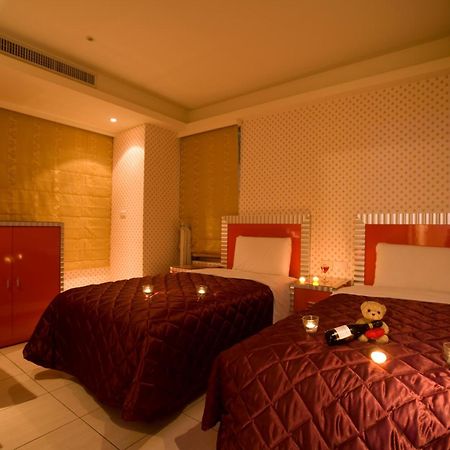 Happy Hotel Taipei Bagian luar foto