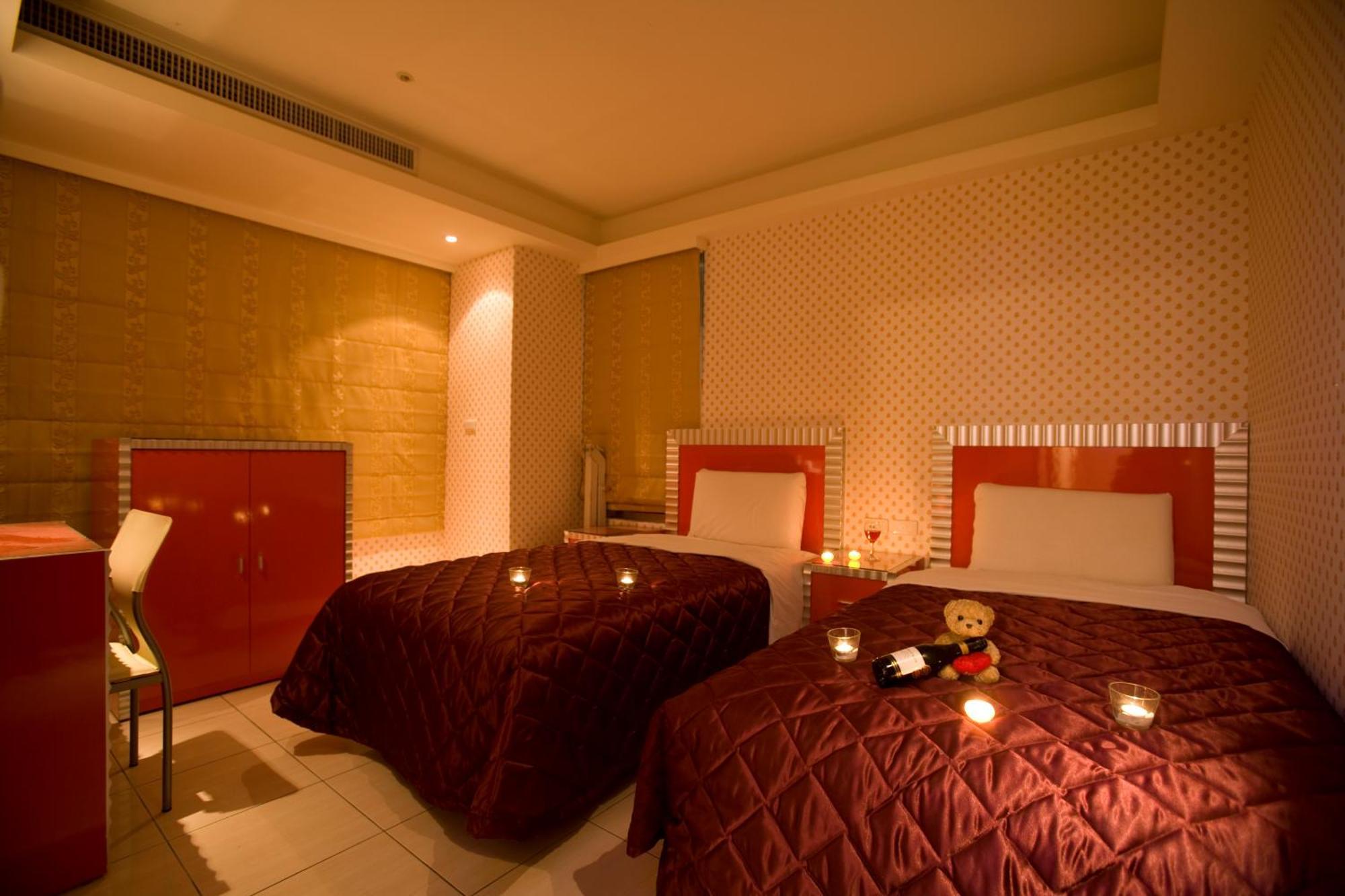 Happy Hotel Taipei Bagian luar foto